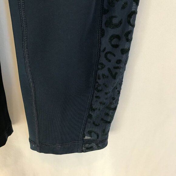 Avia Leggings Leopard Pattern Side Mesh Strips Women's Size XS in Navy Blue Gym - Picture 4 of 7